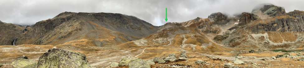 Col de la Masse (yeşil) ve sağ köşede Lac de la Partie